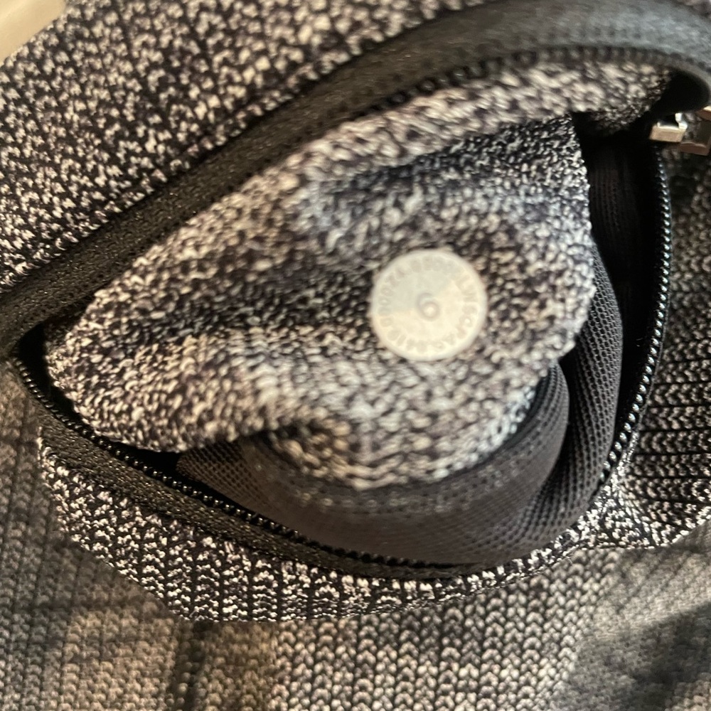 Reflective Lululemon Leggings - Picture 5 of 6